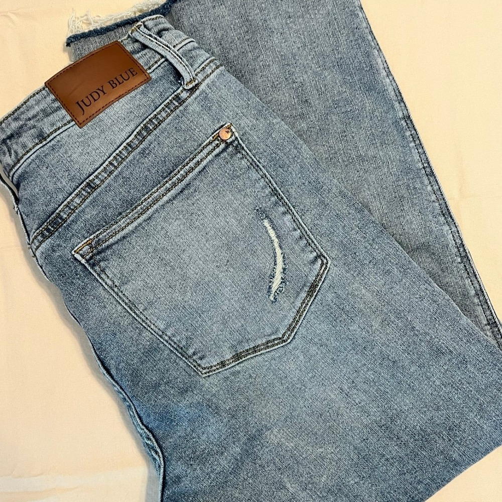 Judy Blue Smashing and Dashing Jeans‎ 13/31 Wide Leg Crop Light Wash 88903-LT